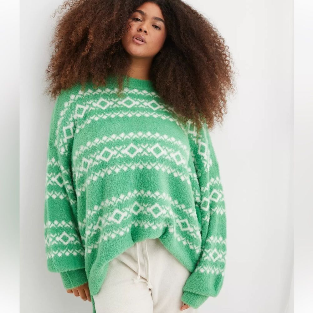 Aerie Flurry Oversized Green Fair Isle Holiday Fuzzy Crewneck Sweater Size M